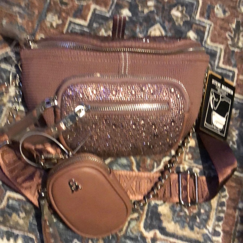 Light pink Steve Madden belt bag